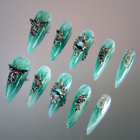 Green stiletto Dragon's Lair Press on Nails.